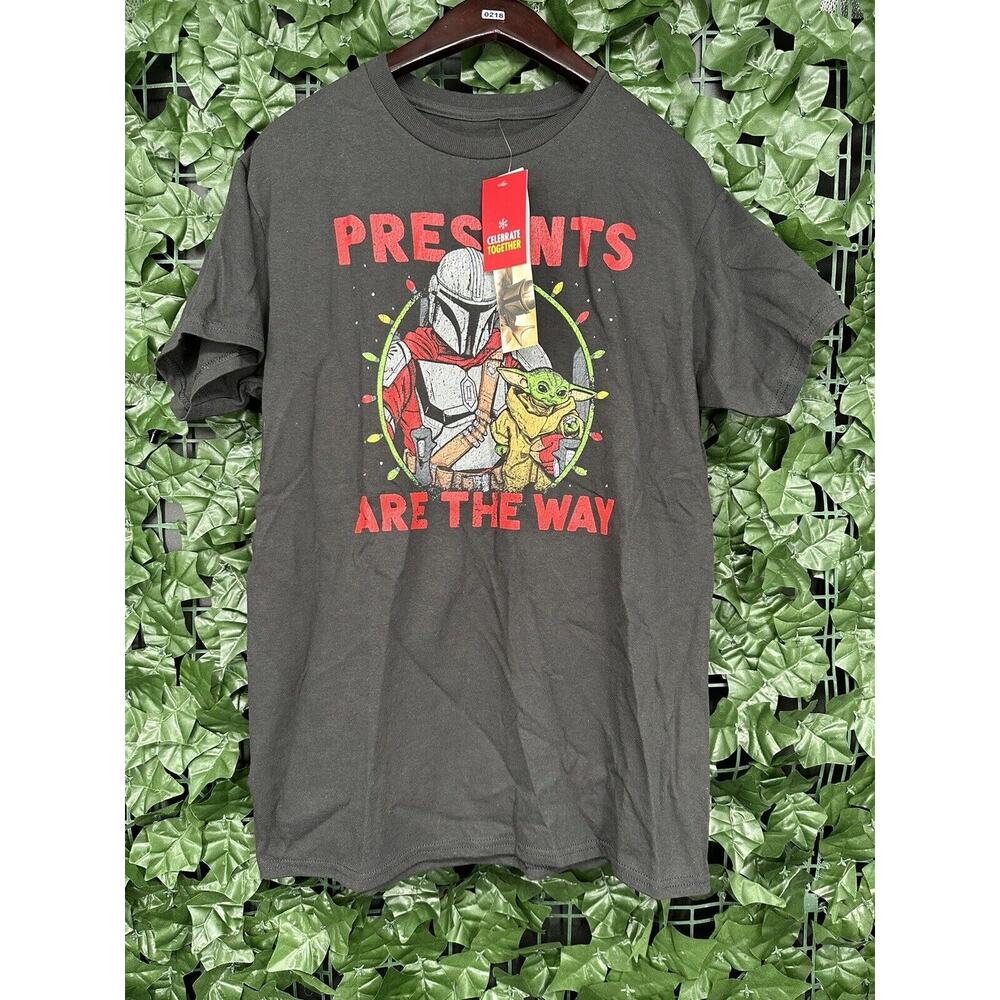 Mens Sz Medium NWT Ugly Christmas Shirt Star Wars Mandalorian Baby Yoda - Picture 3 of 6